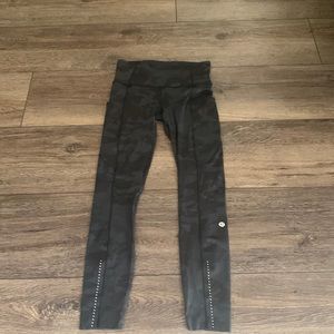 Lululemon size4